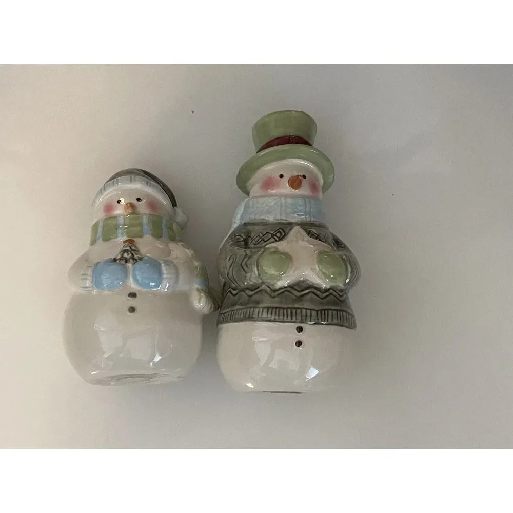 Vintage 1970's Snowman Salt and Pepper Shaker 2 pc Set 4.5
